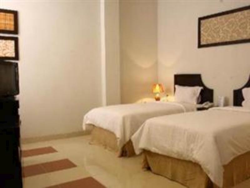 Oyo 424 Asia Hotel Makassar Extérieur photo