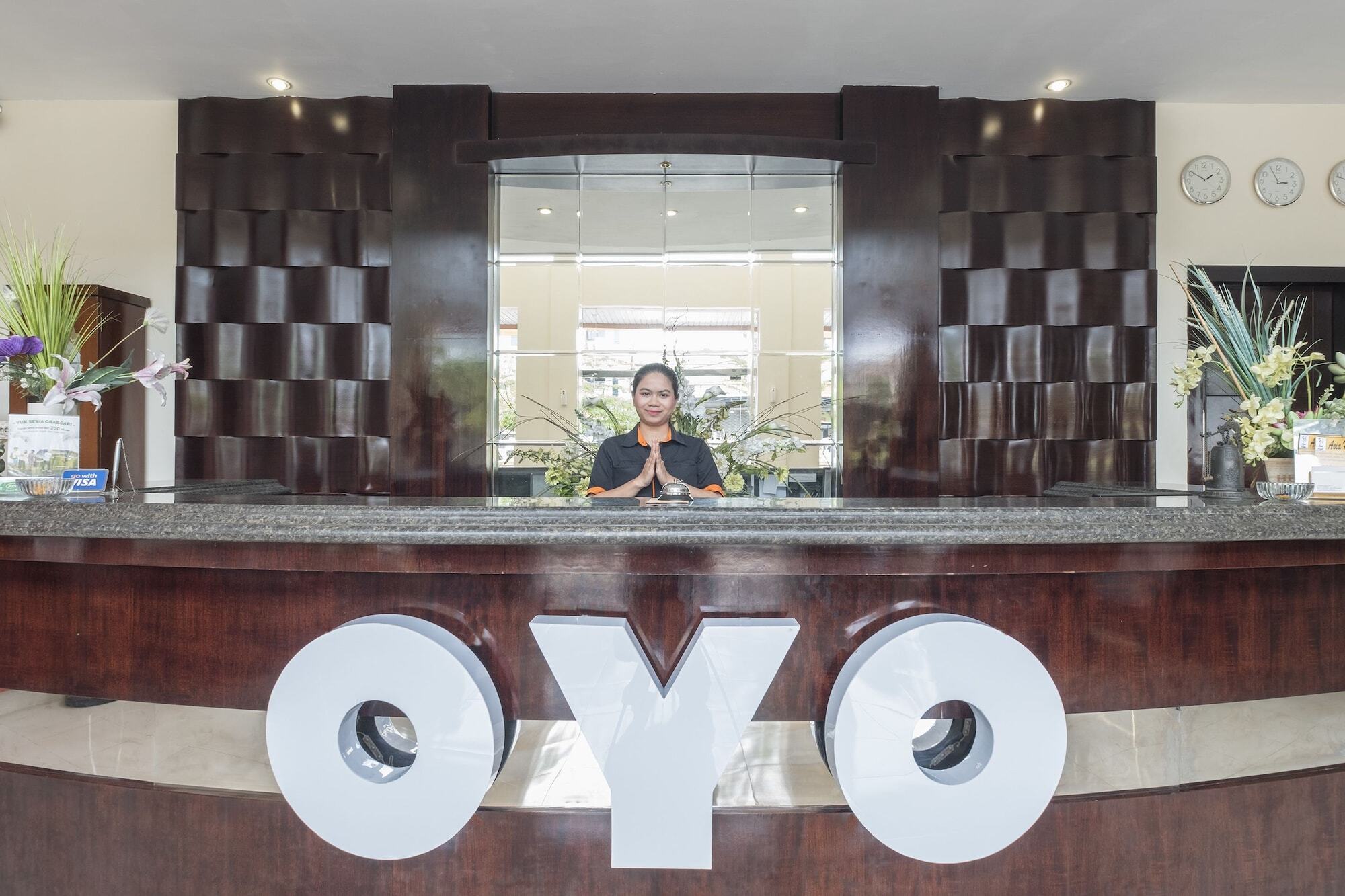Oyo 424 Asia Hotel Makassar Extérieur photo