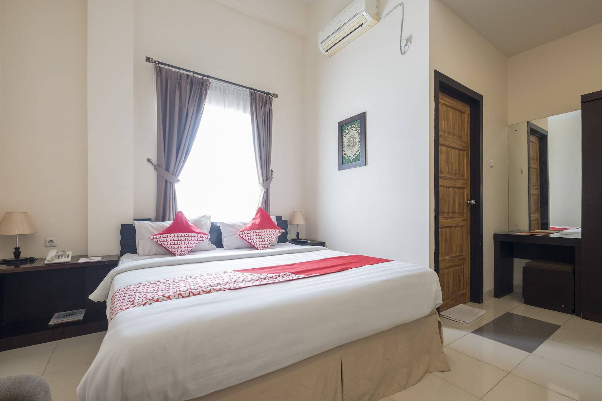 Oyo 424 Asia Hotel Makassar Extérieur photo