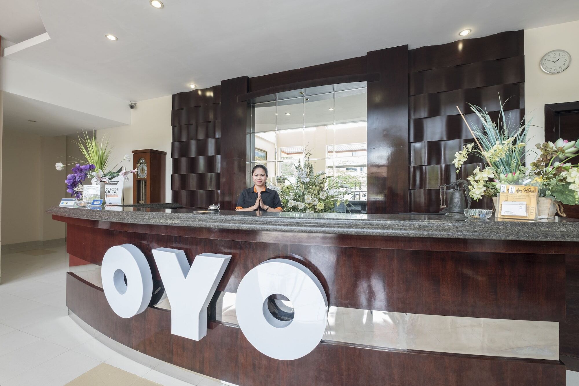 Oyo 424 Asia Hotel Makassar Extérieur photo